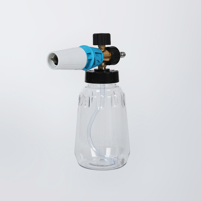 Vysokotlaková umývačka automobilu a penový hrniec