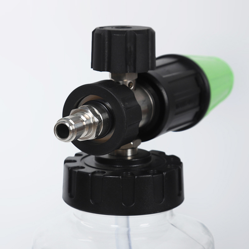 Vysokotlakové umývanie automobilu nastaviteľná pena