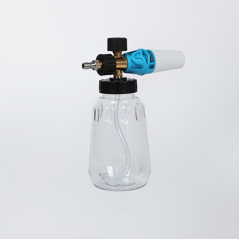 Vysokotlaková umývačka automobilu a penový hrniec