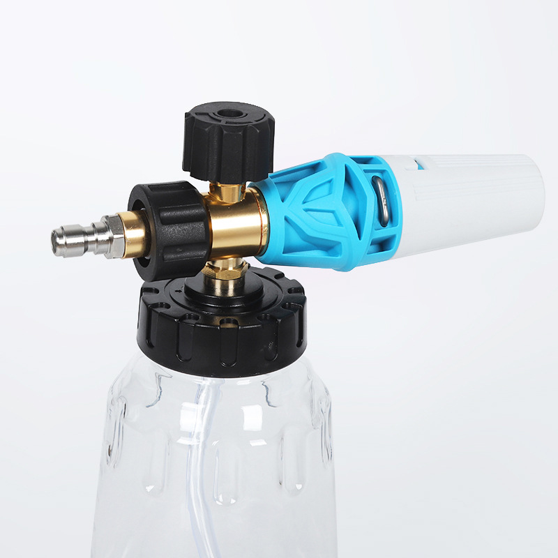 Vysokotlaková umývačka automobilu a penový hrniec